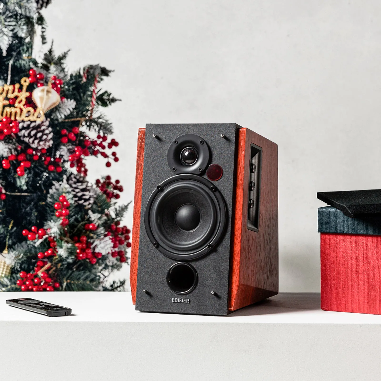 R1700BTs Active Bluetooth Bookshelf Speakers